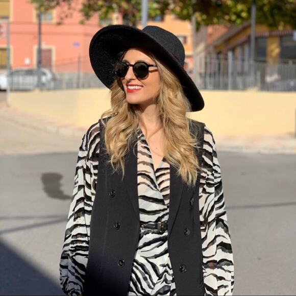 ZARA BLOGGER FAVORITE ANIMAL PRINT MINI DRESS TIGER - Picture 3 of 10